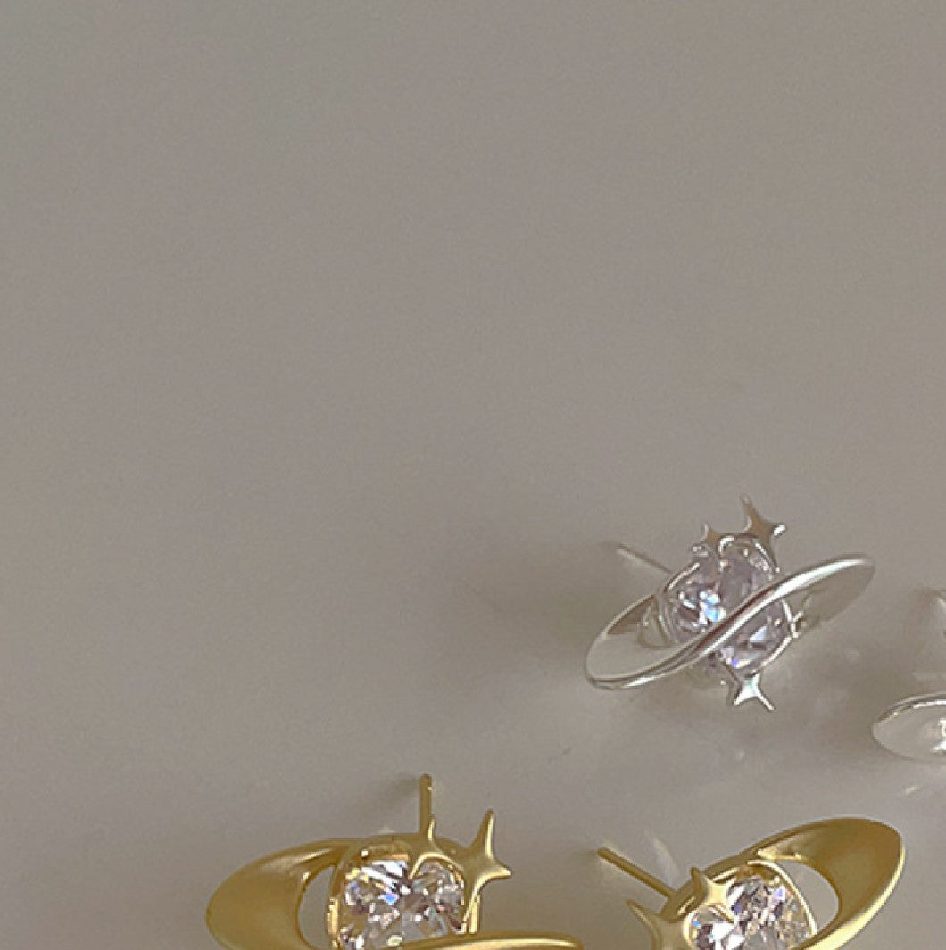 宇宙ピアス