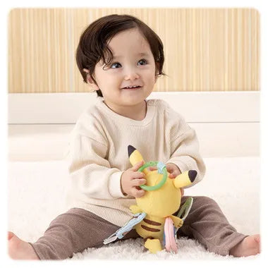 手あそびいっぱい！おでかけフレンズ　ピカチュウ　モンポケ
