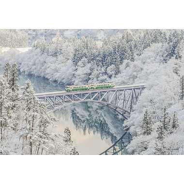 03-954 銀世界の渓谷と只見線（福島）