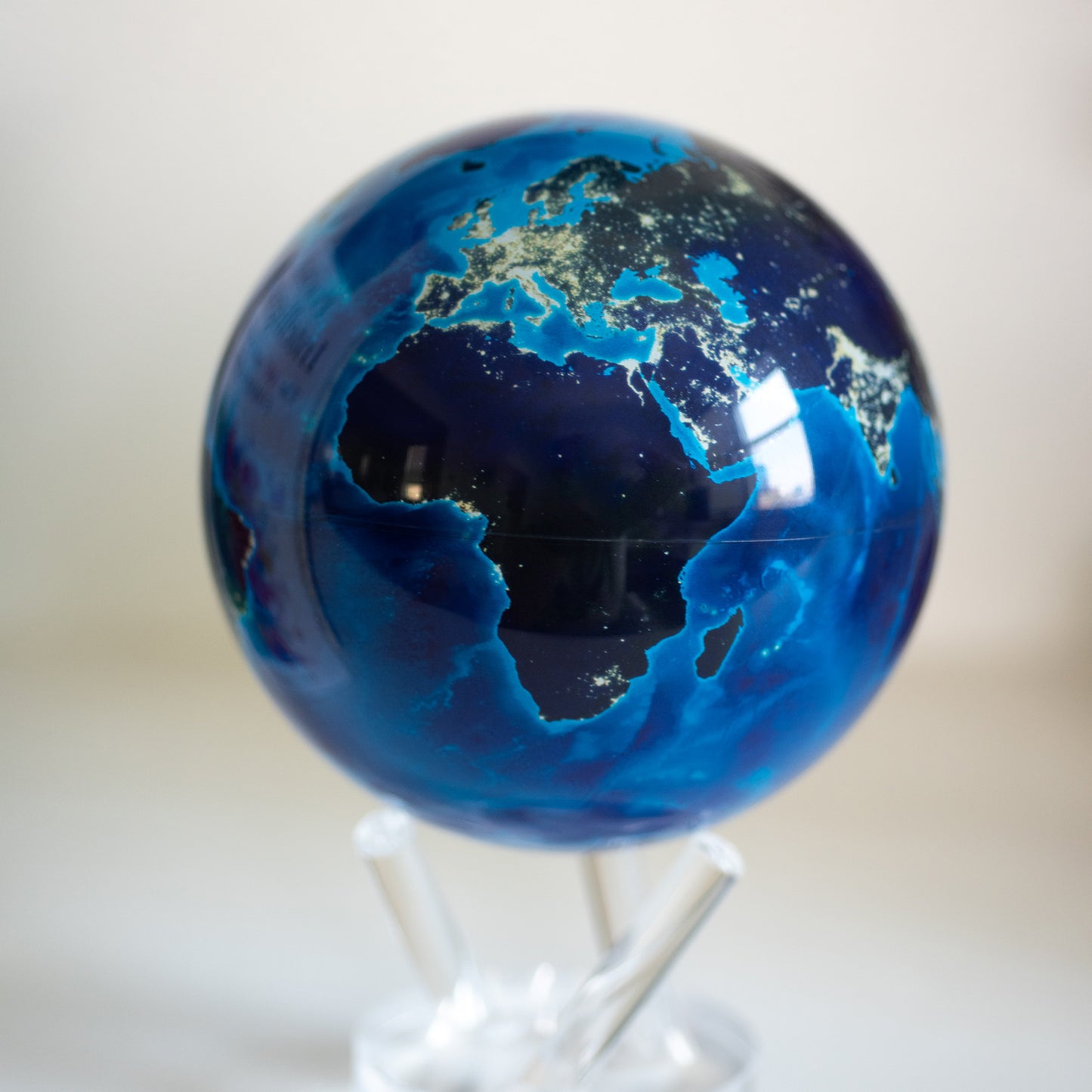 MOVA GLOBE_EARTH AT NIGHT